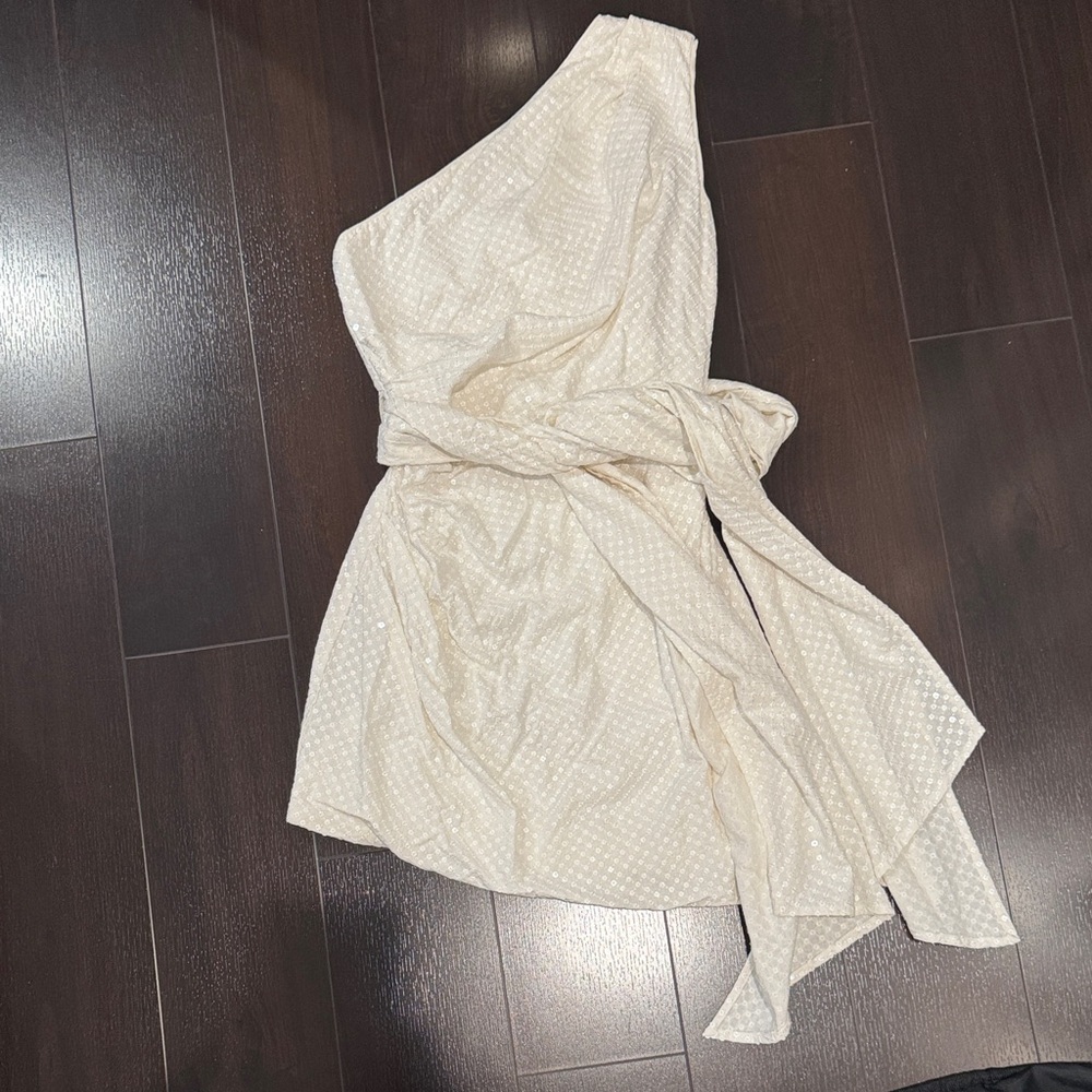 Elliatt Elegant Cream Sequin One-Shoulder Dress